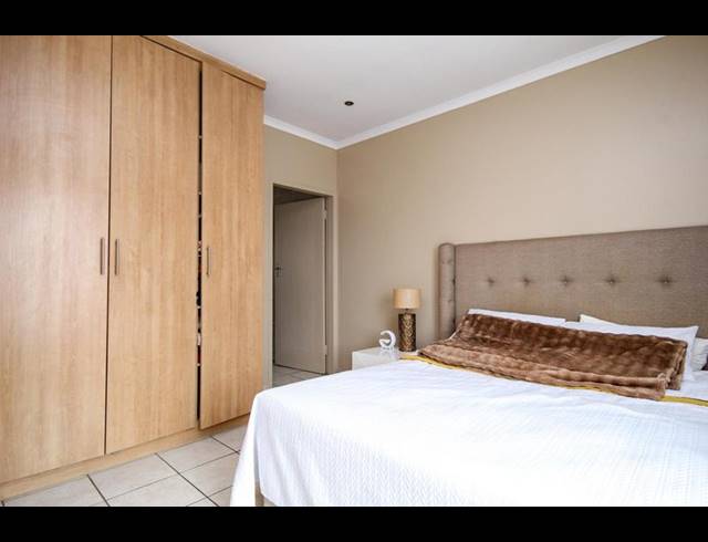 3 BEDROOM TOWNHOUSE FOR SALE IN THATCHFIELD